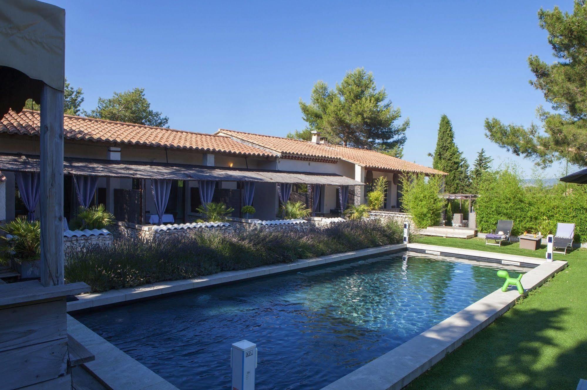 L'Auberge De L'Aubergine Eygalières Exteriör bild